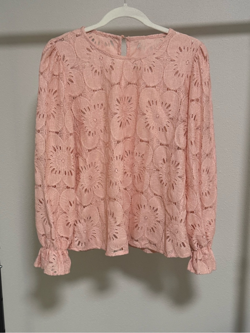 Peachy Pink Floral Lace Long Sleeve Blouse - Size Large - LIKE NEW ✨